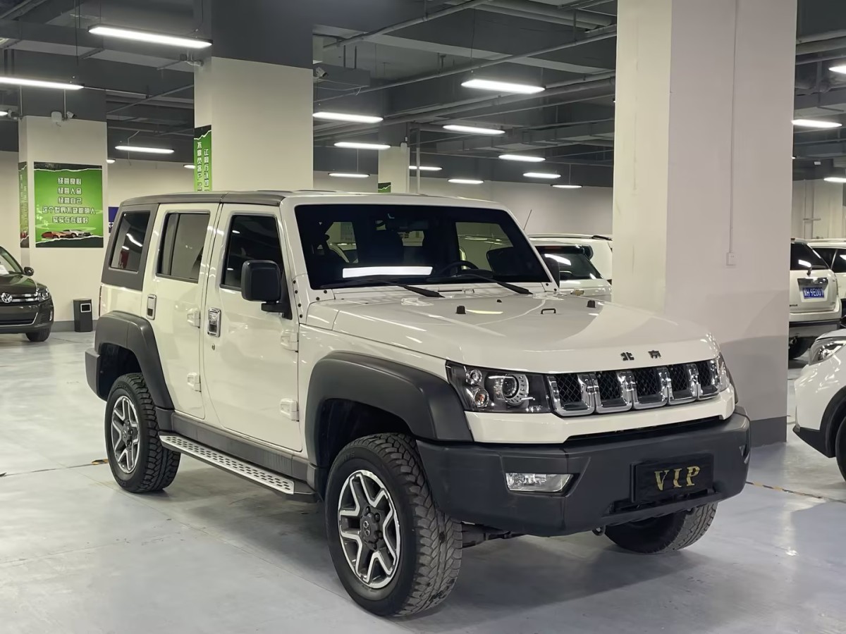 北京 BJ40  2016款 40L 2.3T 自動四驅(qū)尊享版圖片