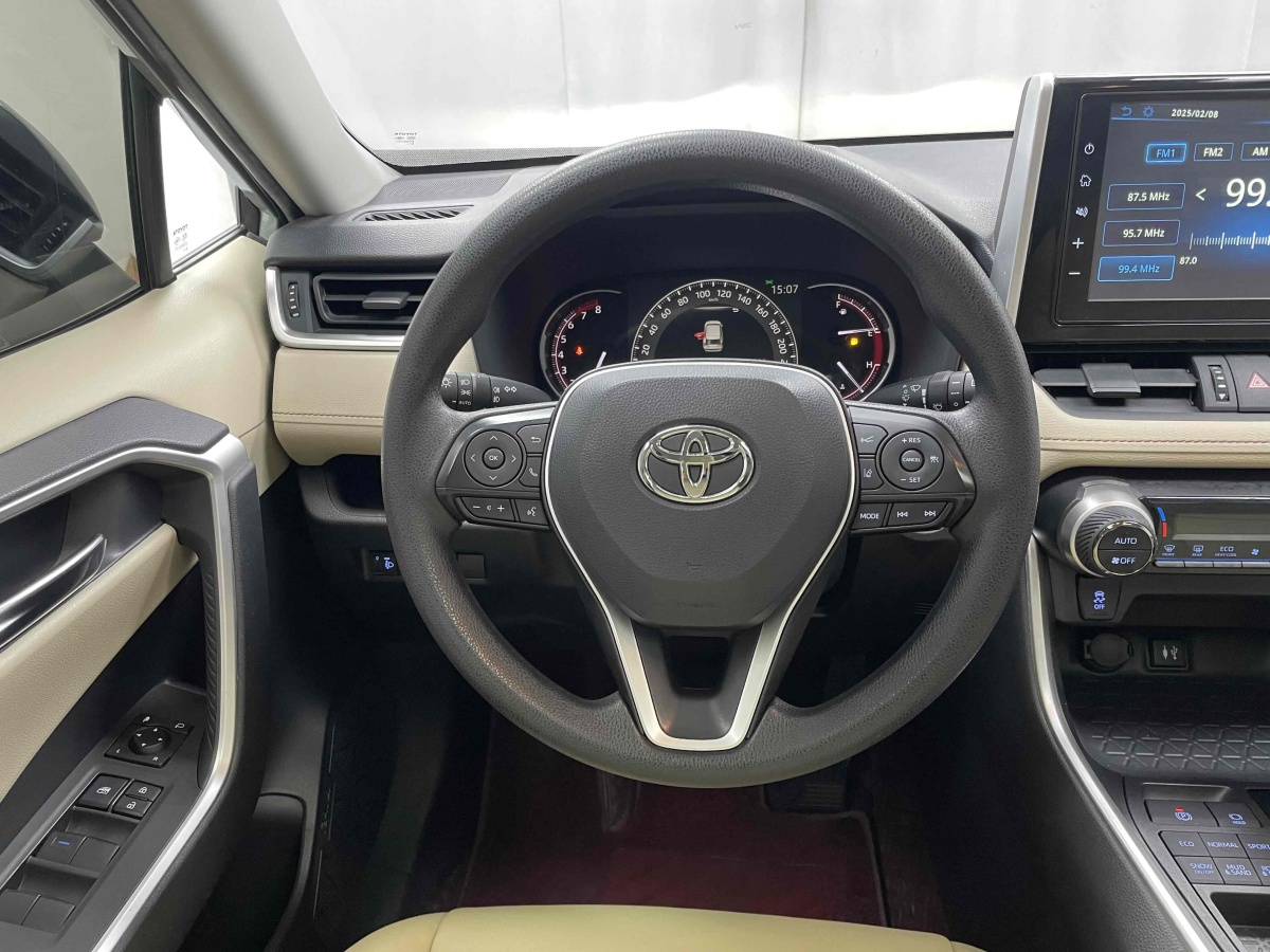 豐田 RAV4  2018款 榮放 2.0L CVT兩驅(qū)風(fēng)尚版圖片