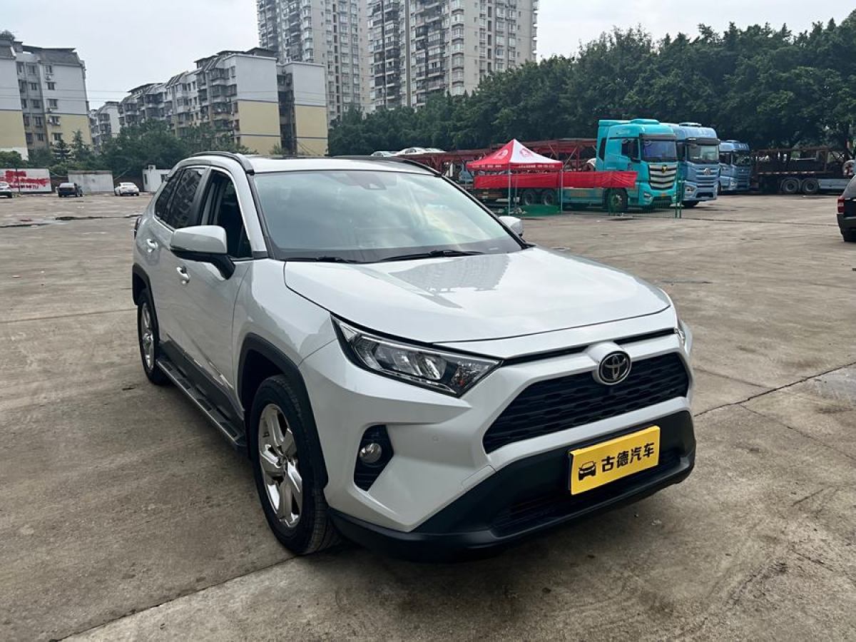 2021年3月豐田 RAV4榮放  2021款 2.0L CVT兩驅(qū)風(fēng)尚版