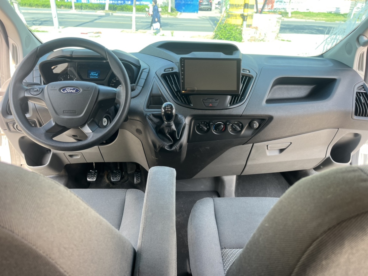 福特 全顺  2019款 2.0T柴油多功能商用车中轴中顶6座国VI图片