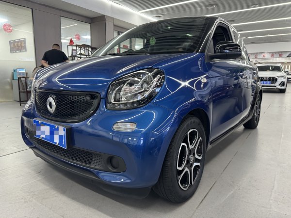 smart forfour  2016款 0.9T 66千瓦先锋版