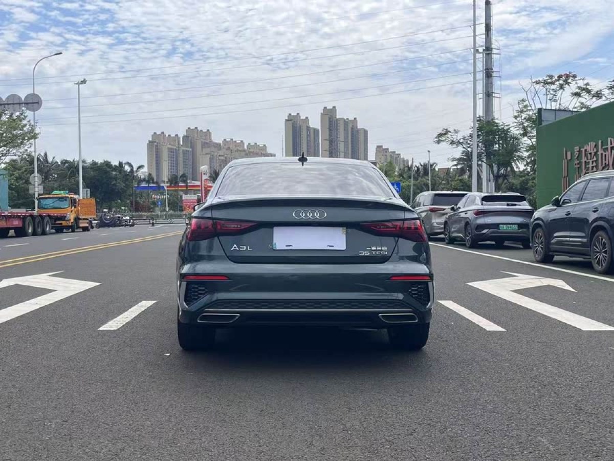 奧迪 奧迪A3  2022款 A3L Limousine 35 TFSI 時(shí)尚運(yùn)動(dòng)型圖片
