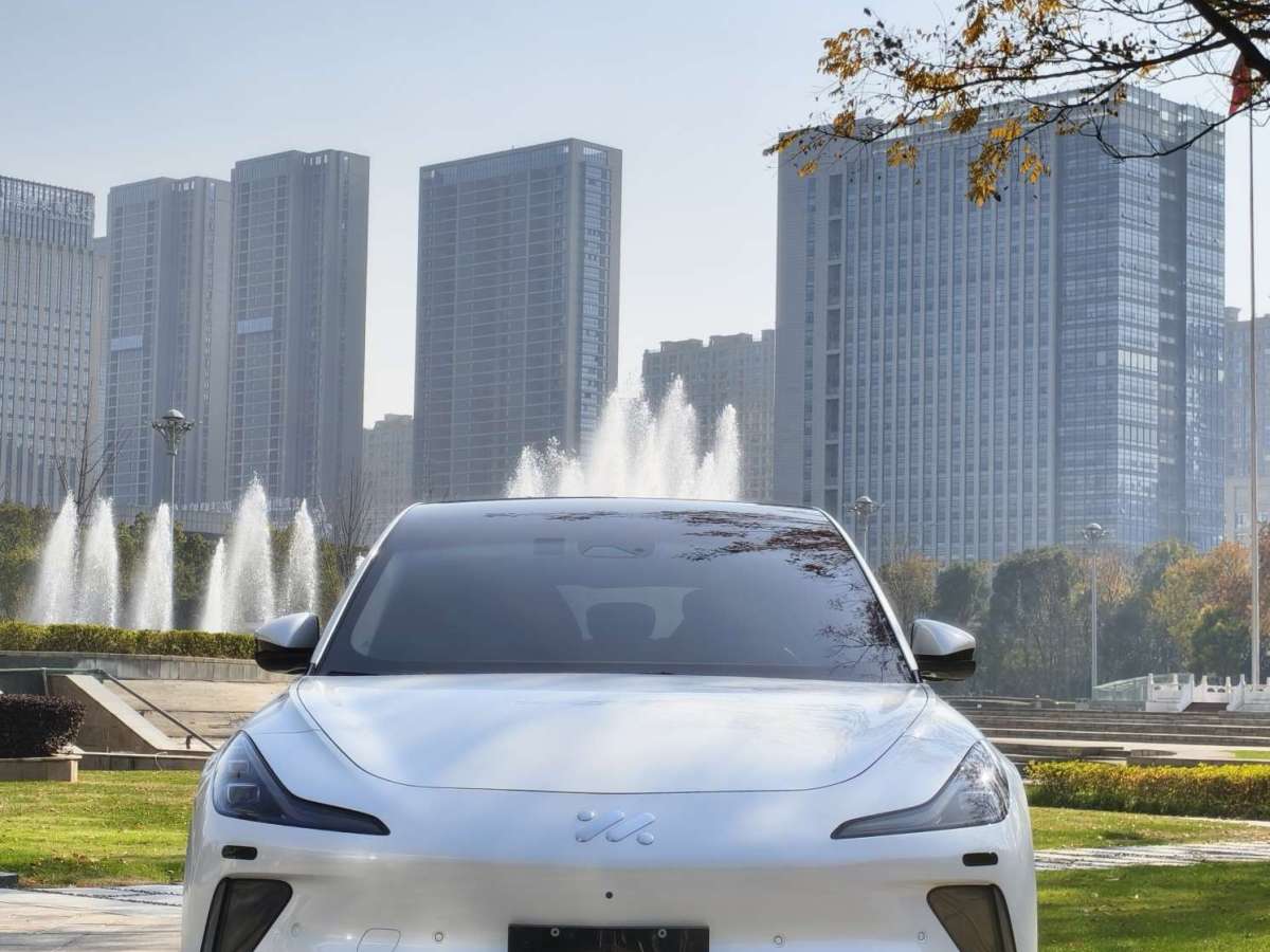 智己 智己LS7  2023款 100kWh Lux后驅(qū)版圖片