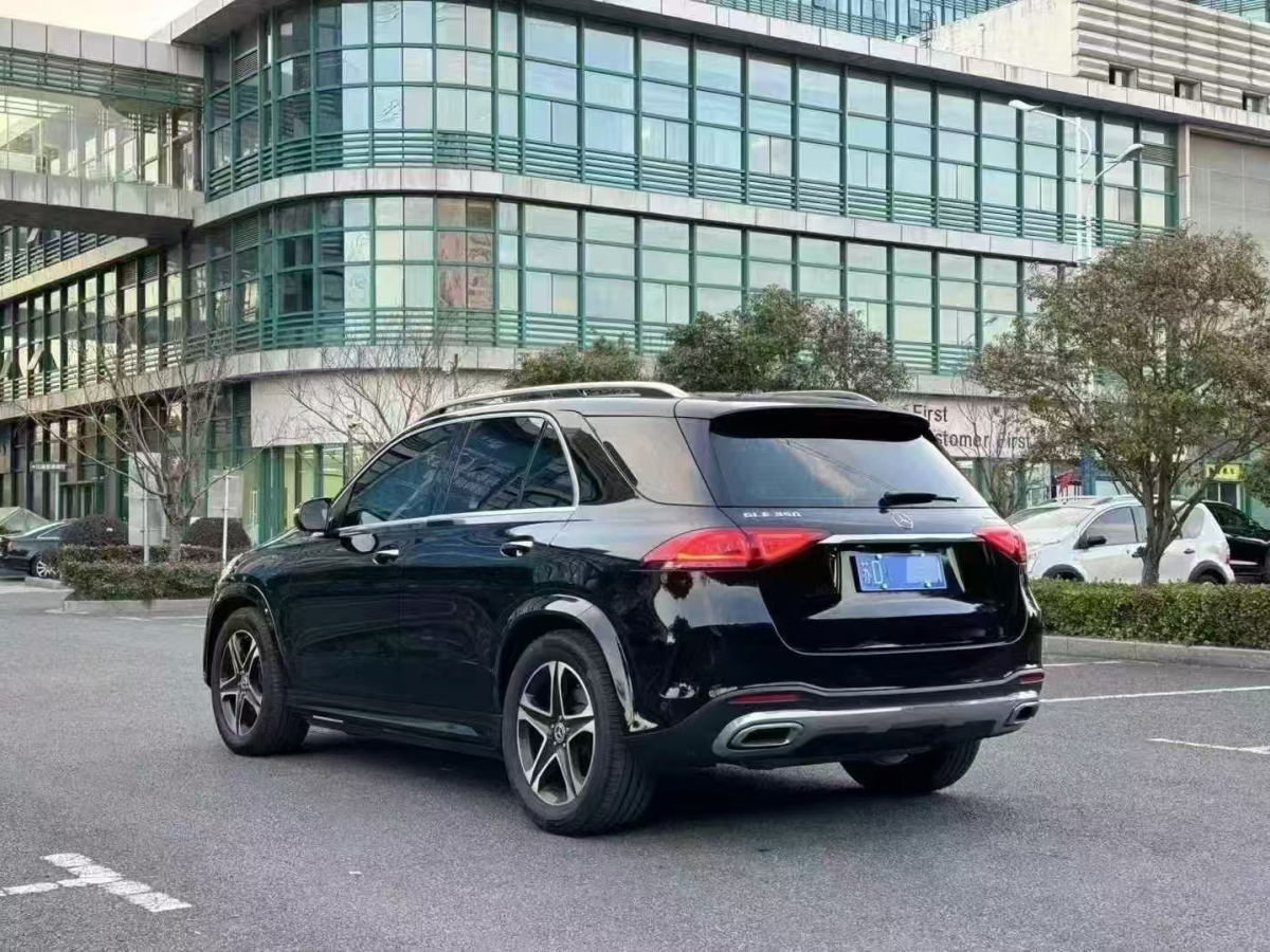 奔馳 奔馳GLE  2023款 GLE 350 4MATIC 時(shí)尚型圖片