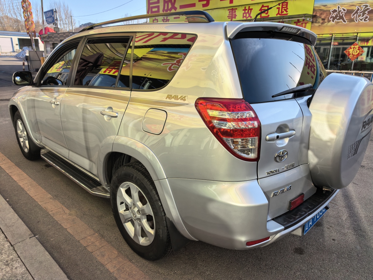 豐田 RAV4榮放  2010款 2.4L 手動(dòng)豪華升級(jí)版圖片