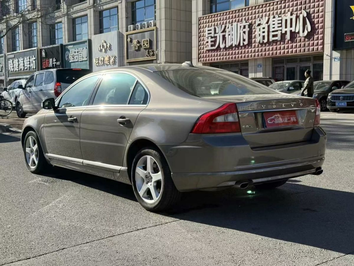 沃爾沃 S40  2010款 2.0L 手動(dòng)標(biāo)準(zhǔn)型圖片