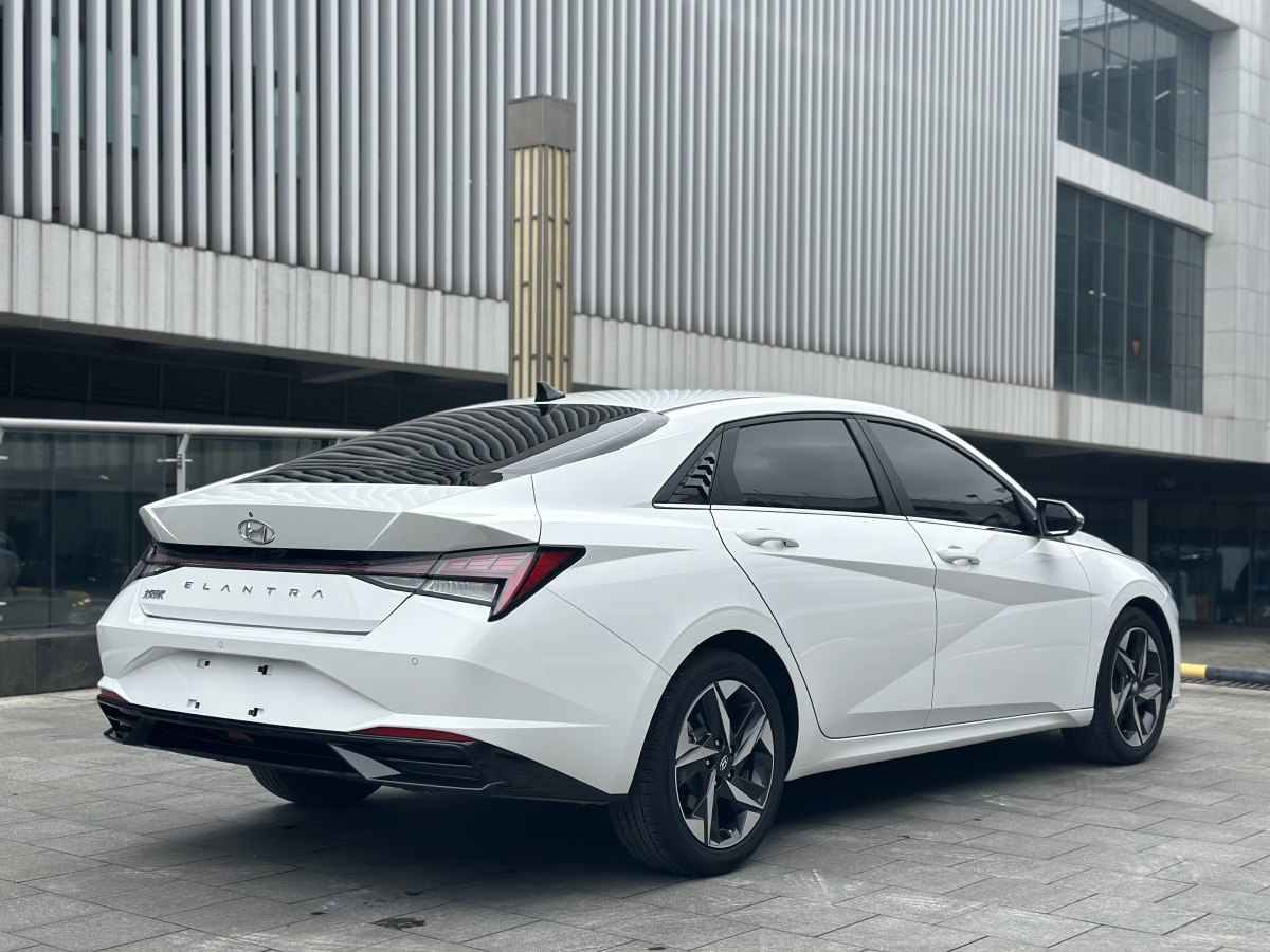 現(xiàn)代 伊蘭特  2021款 1.5L LUX尊貴版圖片