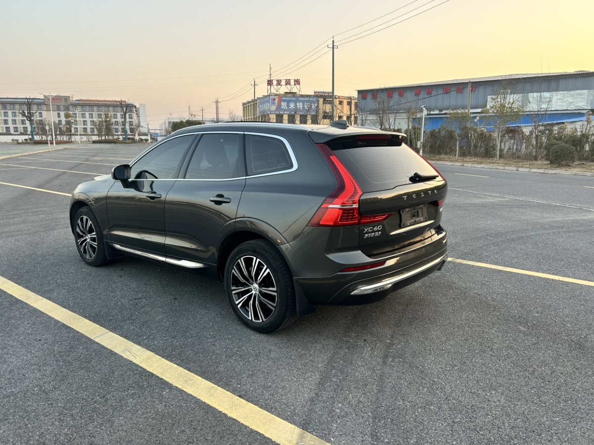 沃爾沃 XC60  2022款 B5 四驅(qū)智遠運動版圖片