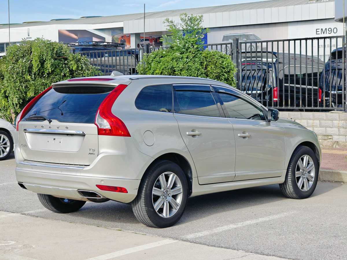 沃爾沃 XC60  2017款 T5 AWD 智進(jìn)升級(jí)版圖片