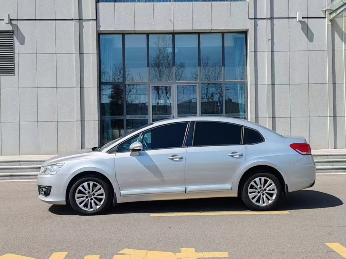 雪鐵龍 世嘉  2013款 三廂 1.6L 手動(dòng)品尚型圖片