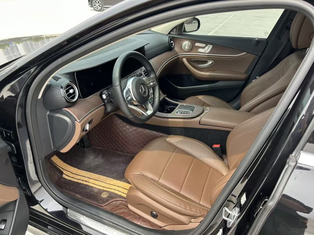 奔馳 奔馳E級(jí)  2019款 改款 E 300 L 豪華型圖片