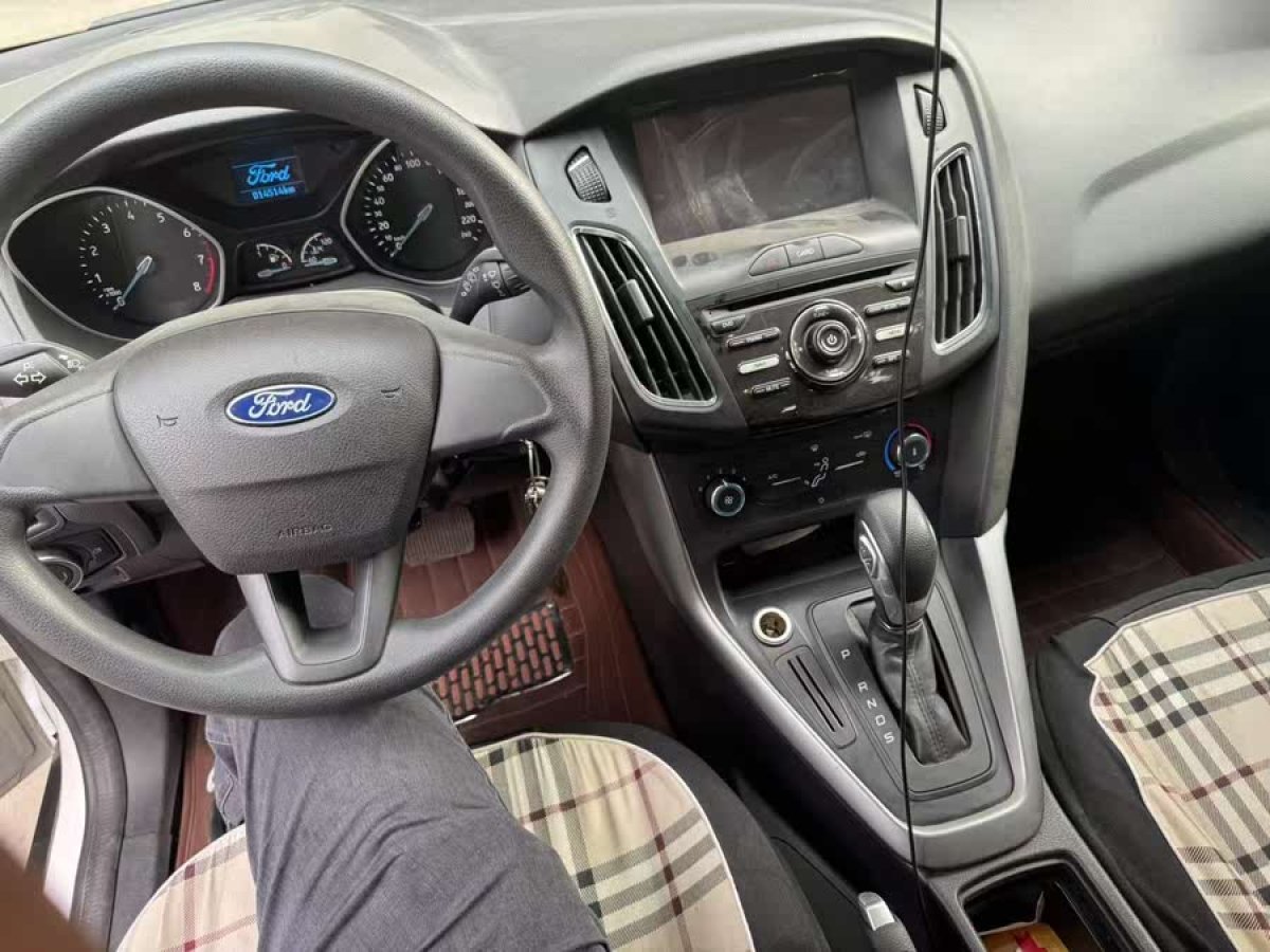 福特 ?？怂? 2015款 兩廂 1.6L 自動舒適型圖片