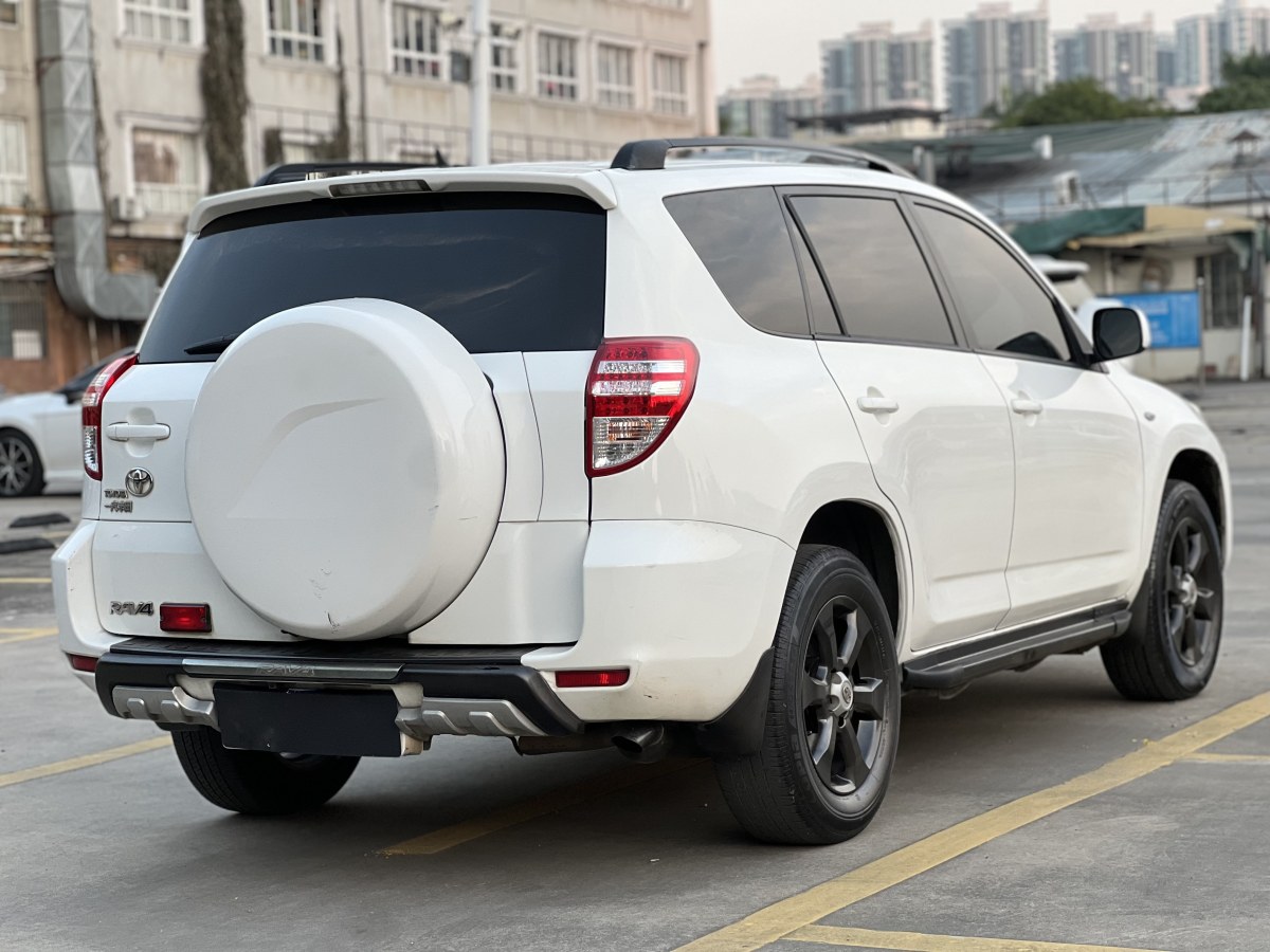 豐田 RAV4  2019款 榮放 2.0L CVT兩驅(qū)先鋒版圖片