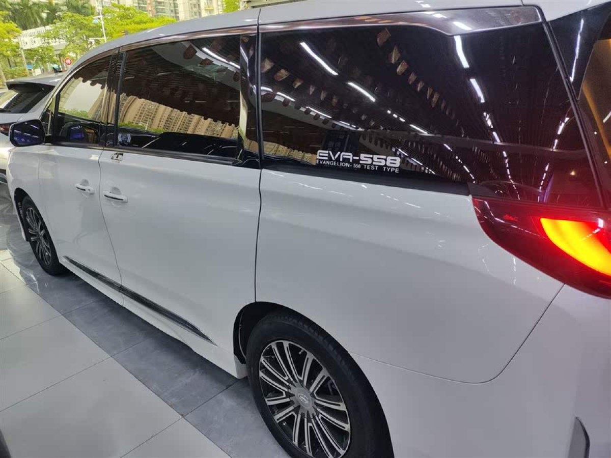 廣汽傳祺 M8  2021款 領(lǐng)秀系列 390T 尊貴版圖片