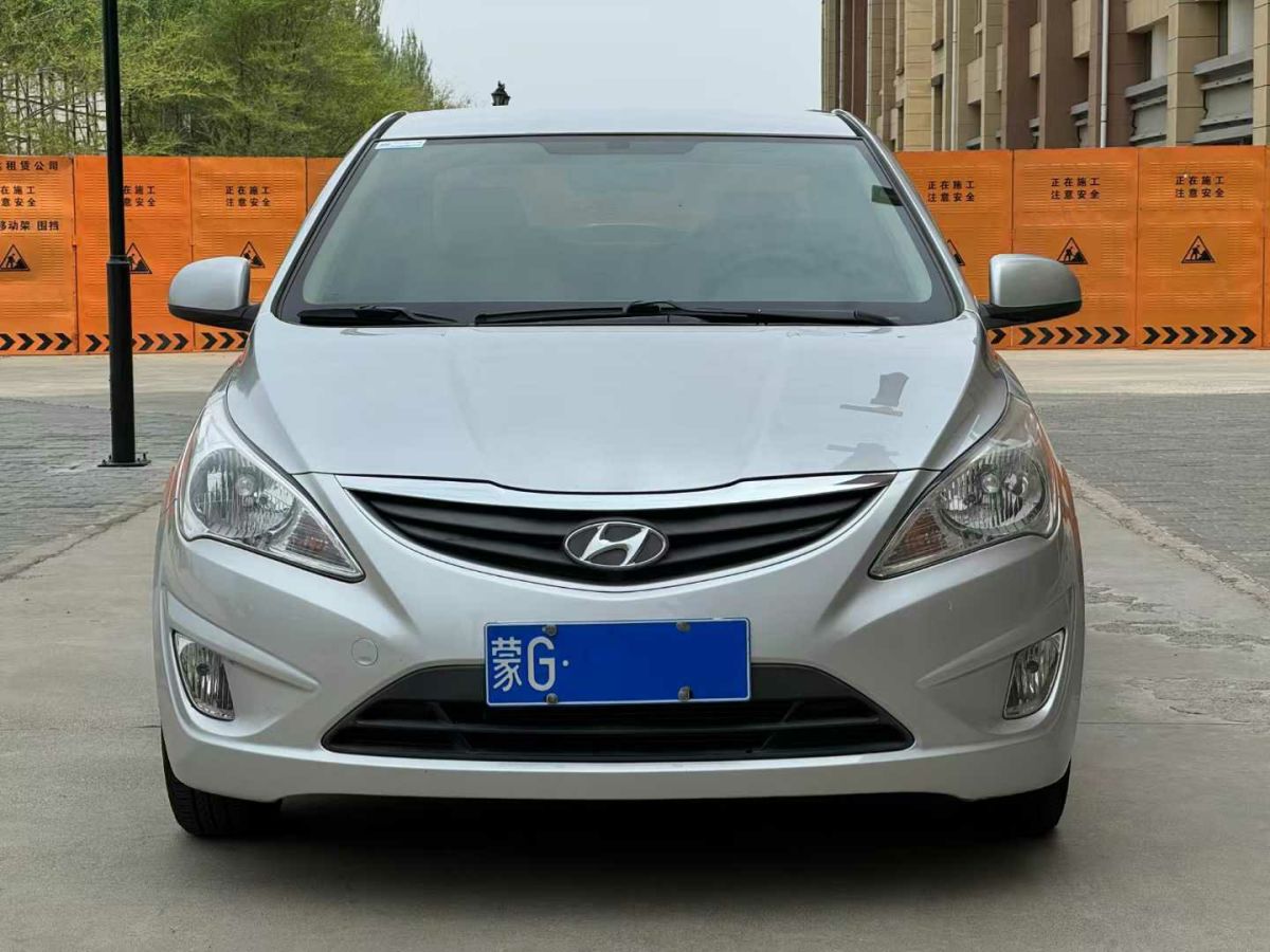現(xiàn)代 瑞納  2010款 1.4 GL 標準型圖片
