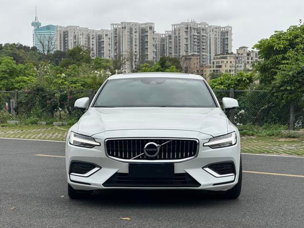 沃爾沃 S60L  2021款 T4 智逸豪華版圖片