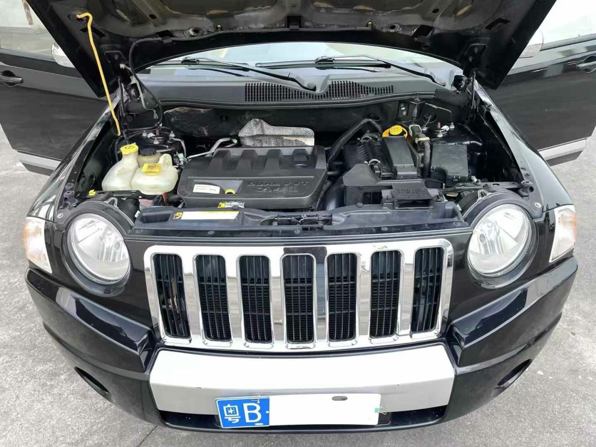 Jeep 指南者  2011款 2.0L 兩驅(qū)運動版圖片
