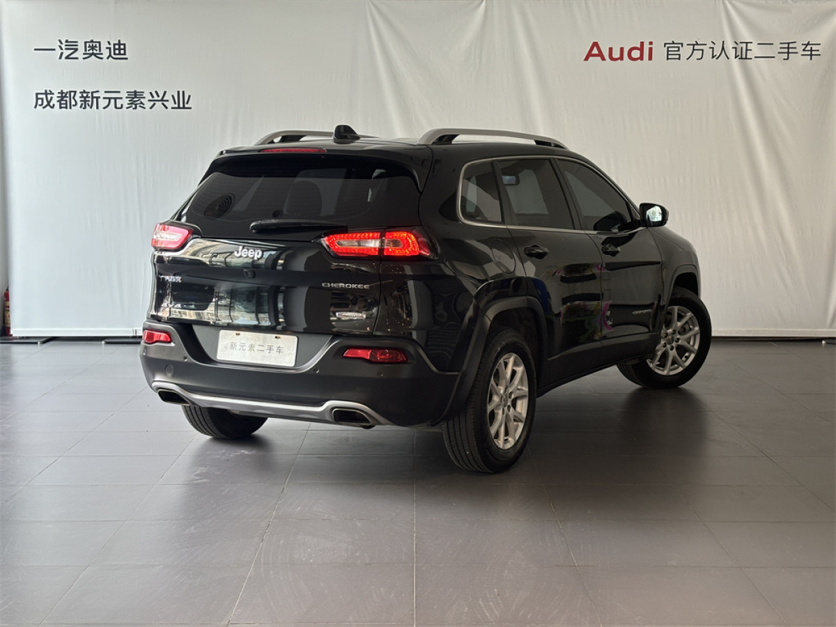 Jeep 自由光  2016款 2.4L 专业版图片