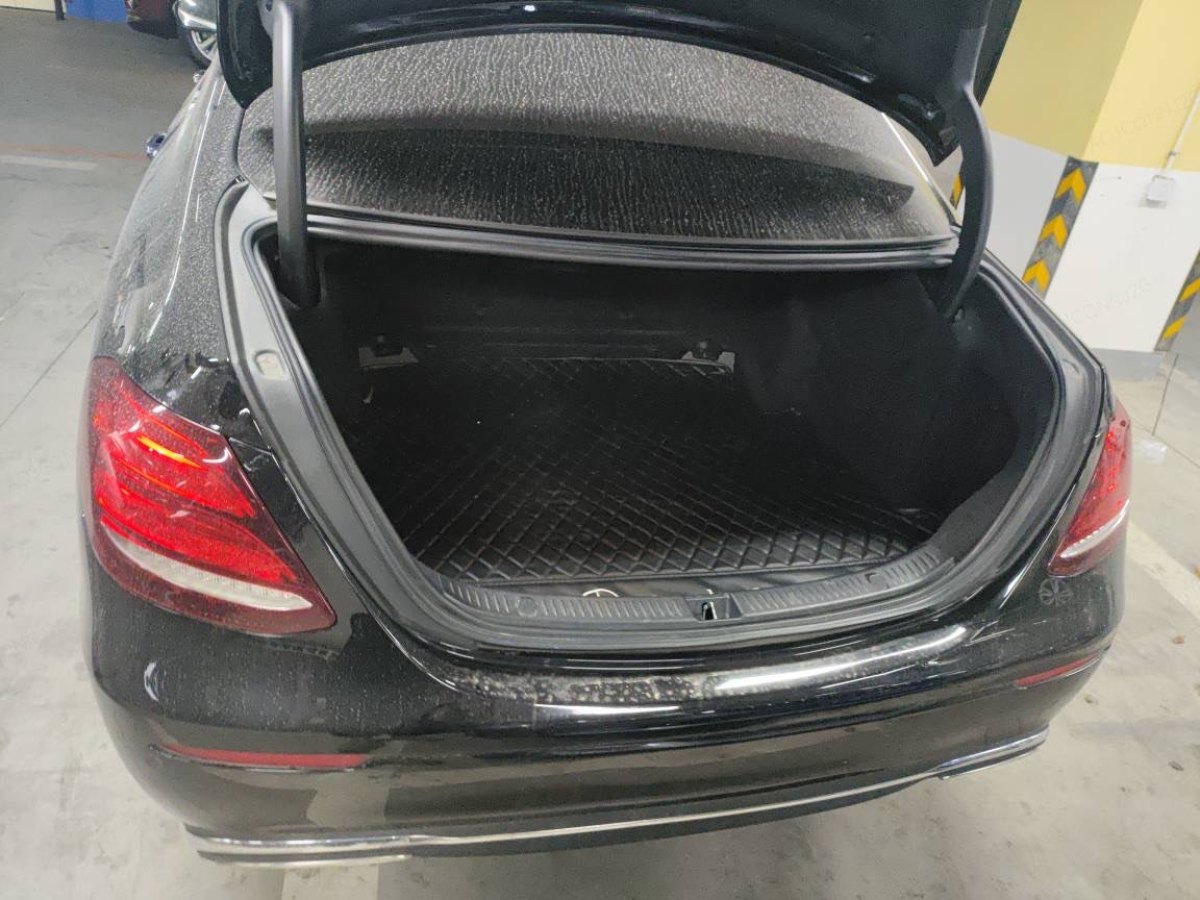 奔馳 奔馳E級  2019款 改款 E 300 L 豪華型圖片