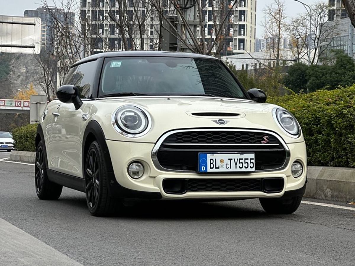 MINI MINI  2019款 2.0T COOPER S 經(jīng)典派圖片