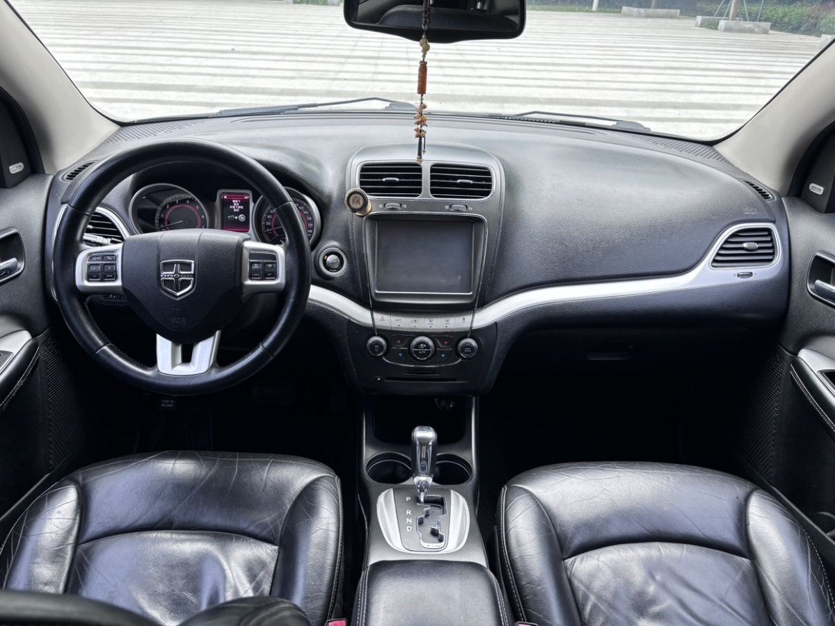 2015年9月道奇 酷威  2014款 2.4L 两驱旅行版