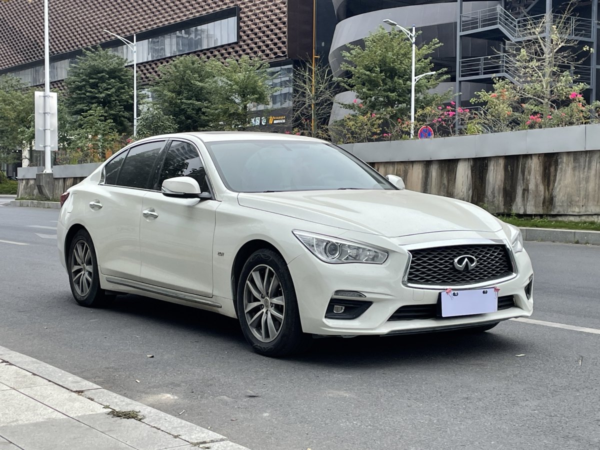 英菲尼迪 Q50L  2021款 2.0T 舒適版圖片