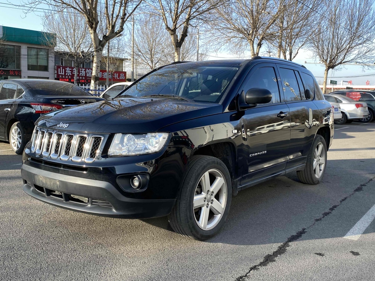 Jeep 指南者  2012款 2.0L 兩驅(qū)豪華版圖片