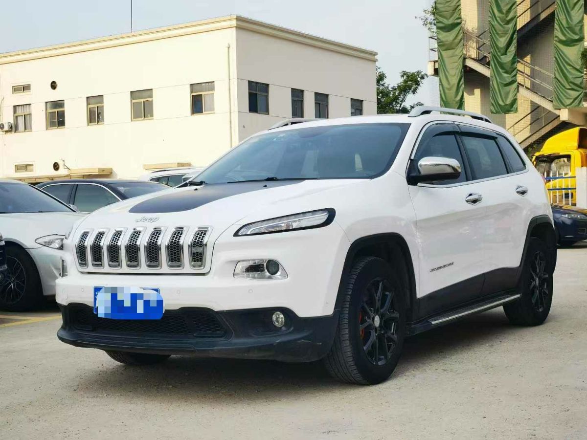 Jeep 自由光  2016款 2.0L 優(yōu)越版圖片