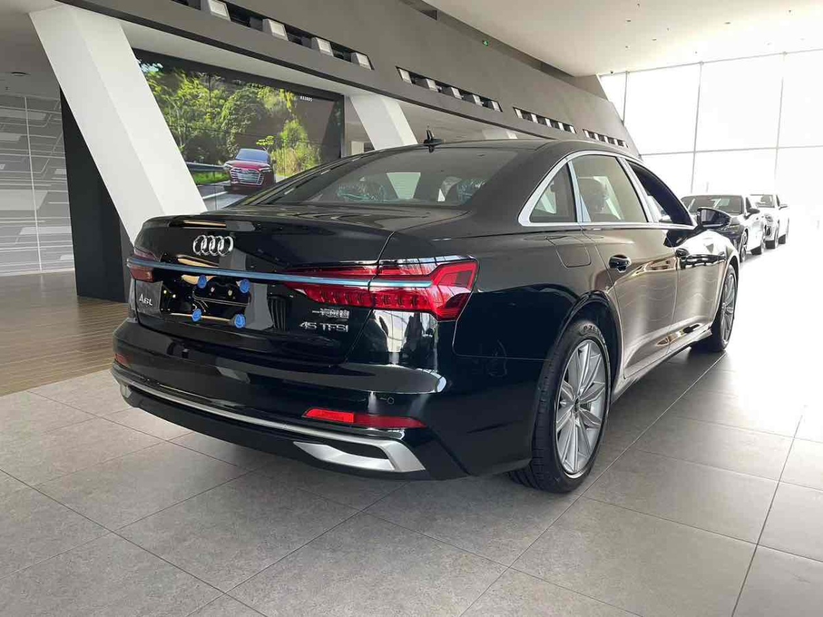 奧迪 奧迪A6L  2024款 45 TFSI 臻選動感型圖片