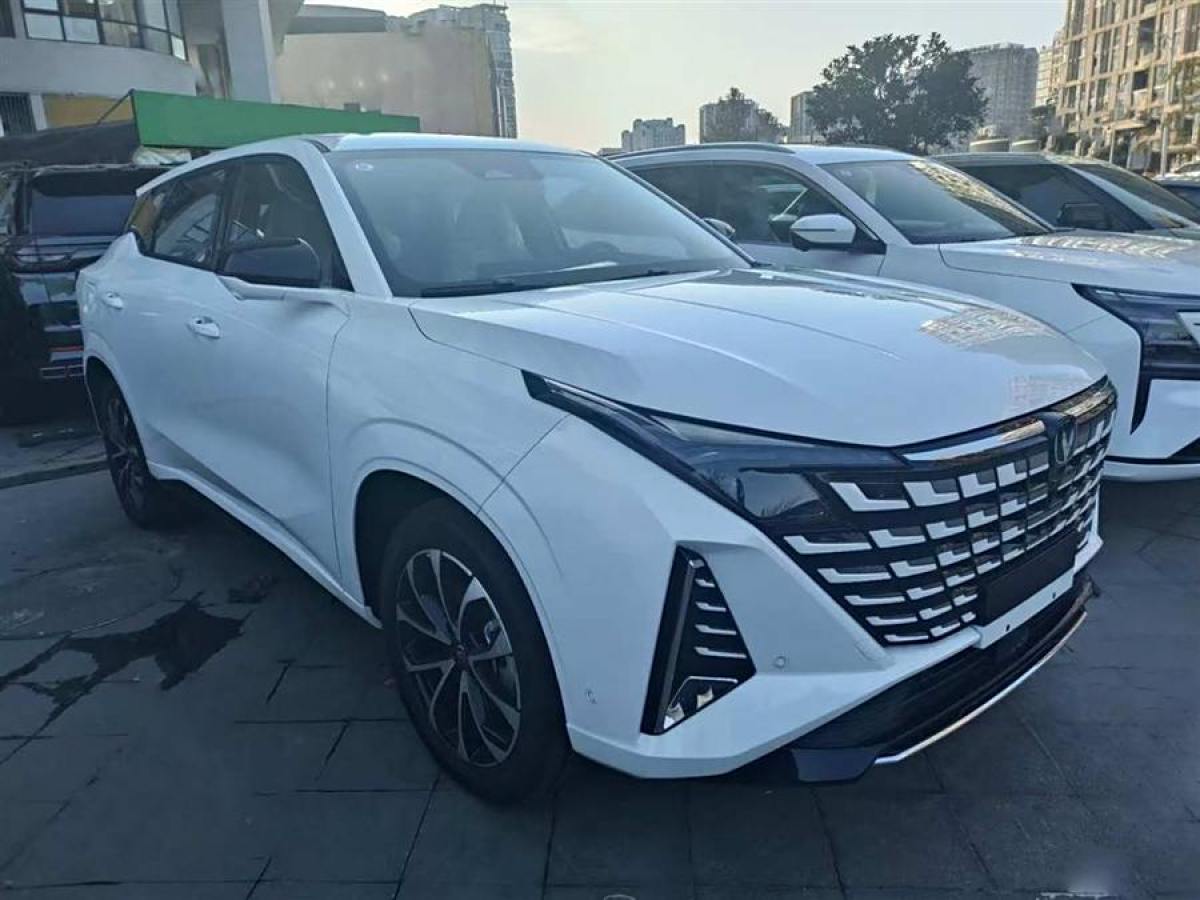 長安 長安UNI-Z新能源  2024款 藍鯨智電iDD 125km 領(lǐng)先型圖片