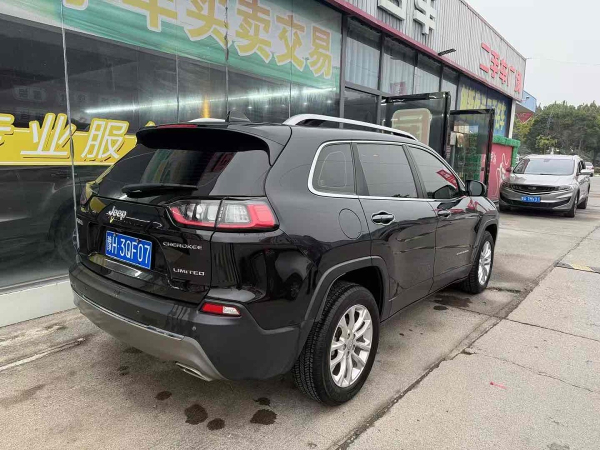 Jeep 自由光  2019款 2.0T 兩驅(qū)智享版 國(guó)VI圖片