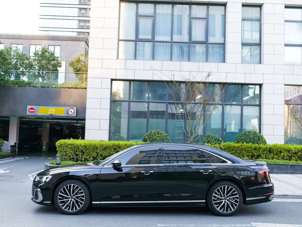 2023年12月奧迪 奧迪A8  2023款 A8L 55 TFSI quattro 旗艦型