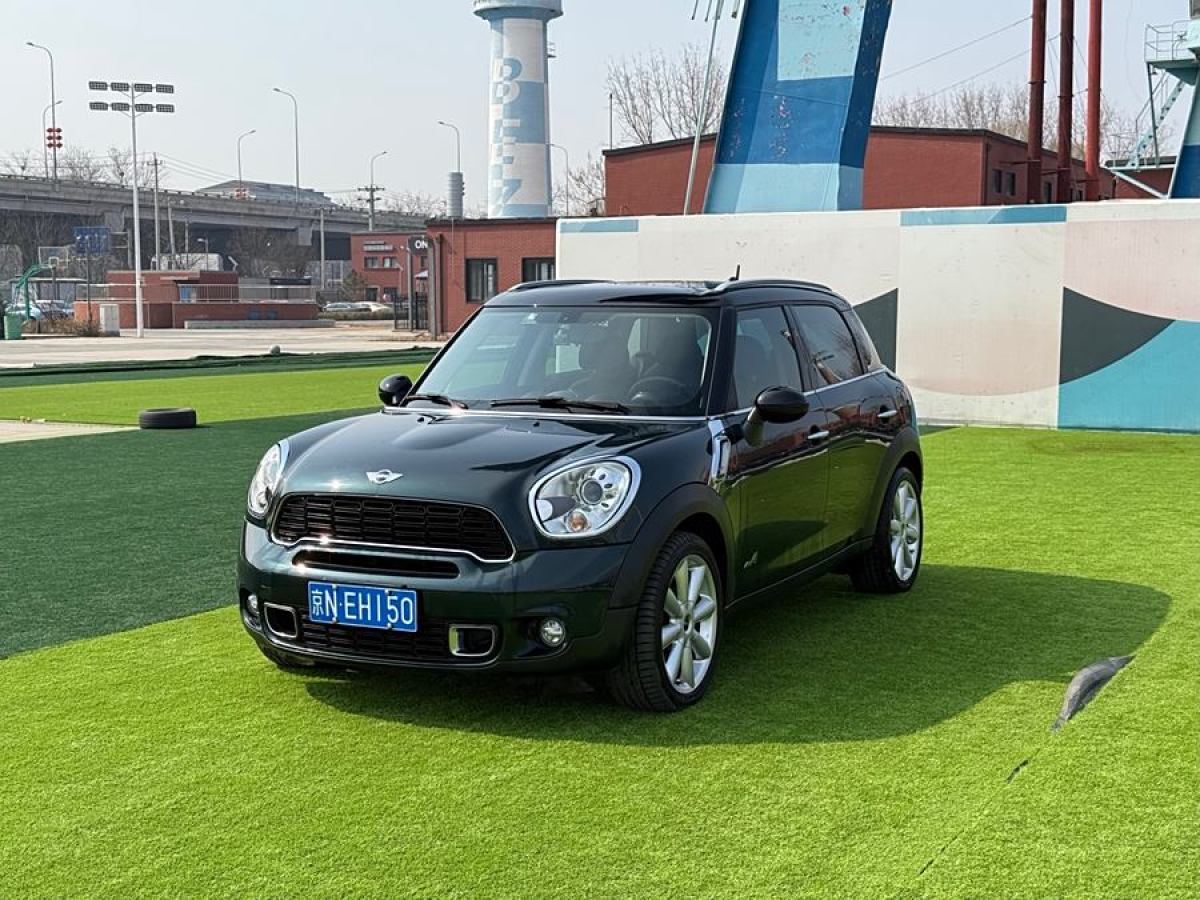 2014年3月MINI COUNTRYMAN  2013款 1.6T COOPER S ALL4 滑雪版