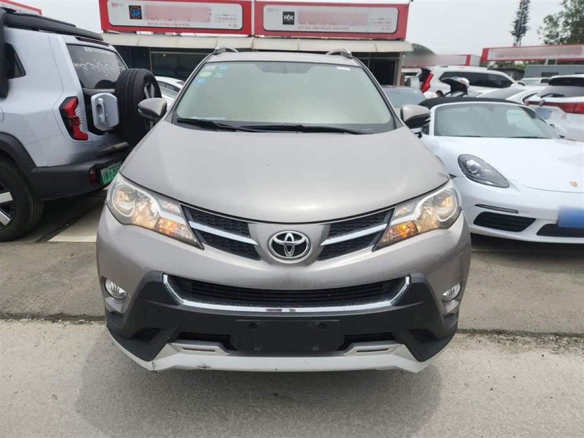 豐田 RAV4榮放  2015款 2.0L CVT兩驅(qū)風(fēng)尚版圖片