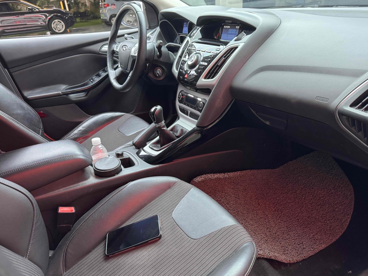 福特 ?？怂? 2012款 兩廂 2.0L 手動豪華運動型圖片