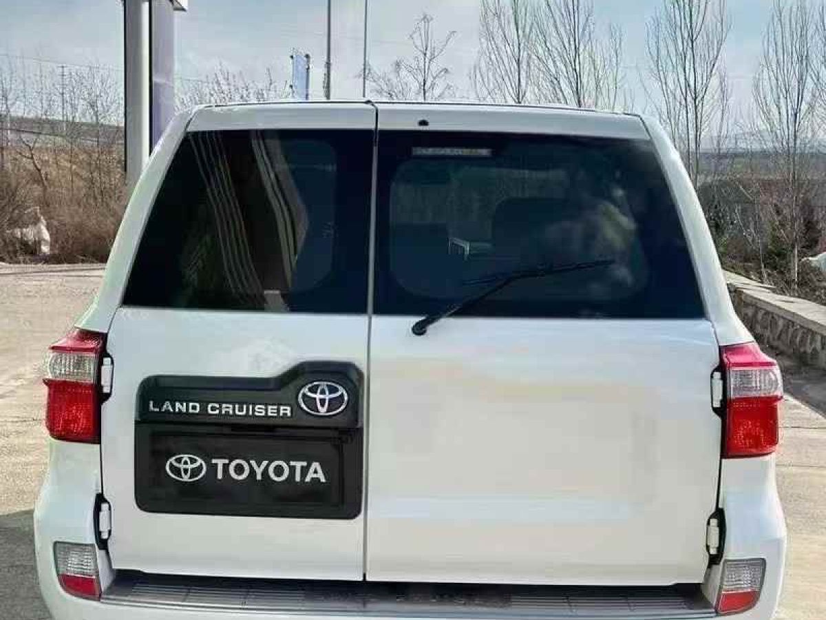 豐田 蘭德酷路澤  2018款 5.7L VX-R 12氣 底升(中東版)圖片