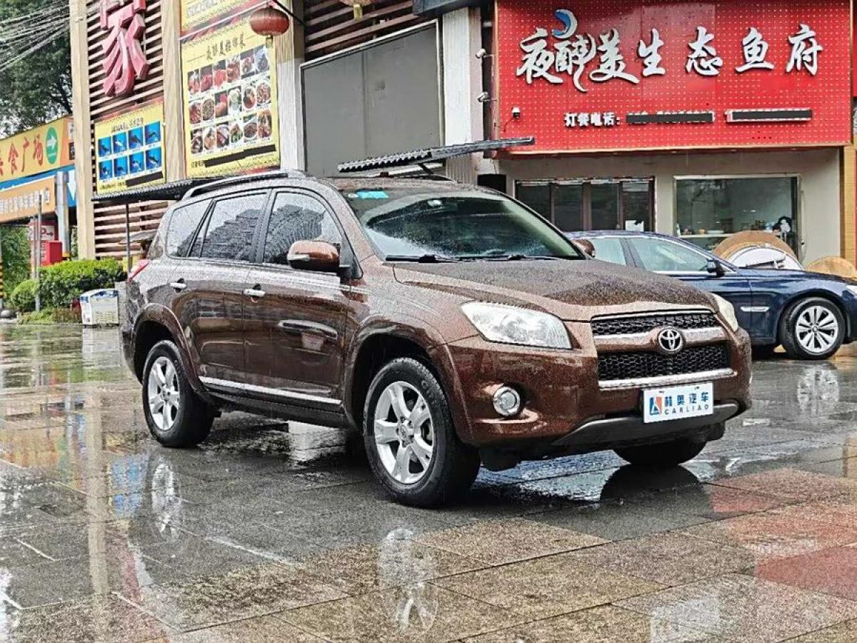 豐田 RAV4榮放  2011款 2.4L 自動(dòng)四驅(qū)至臻導(dǎo)航版圖片