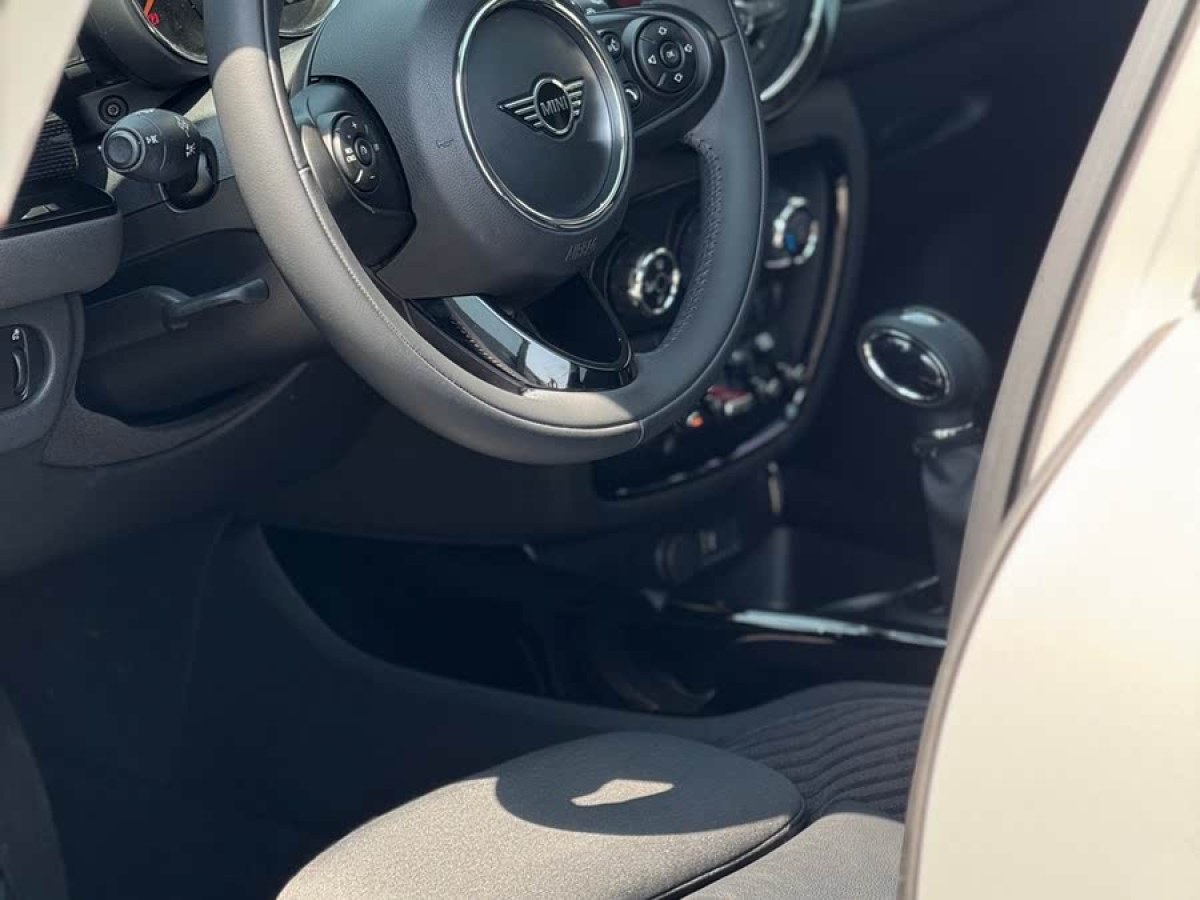 MINI CLUBMAN  2018款 1.5T COOPER 經(jīng)典派圖片