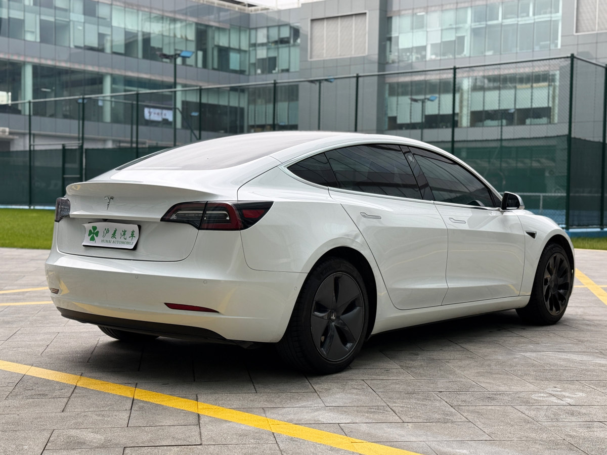 特斯拉 Model 3  2019款 標(biāo)準(zhǔn)續(xù)航后驅(qū)升級(jí)版圖片