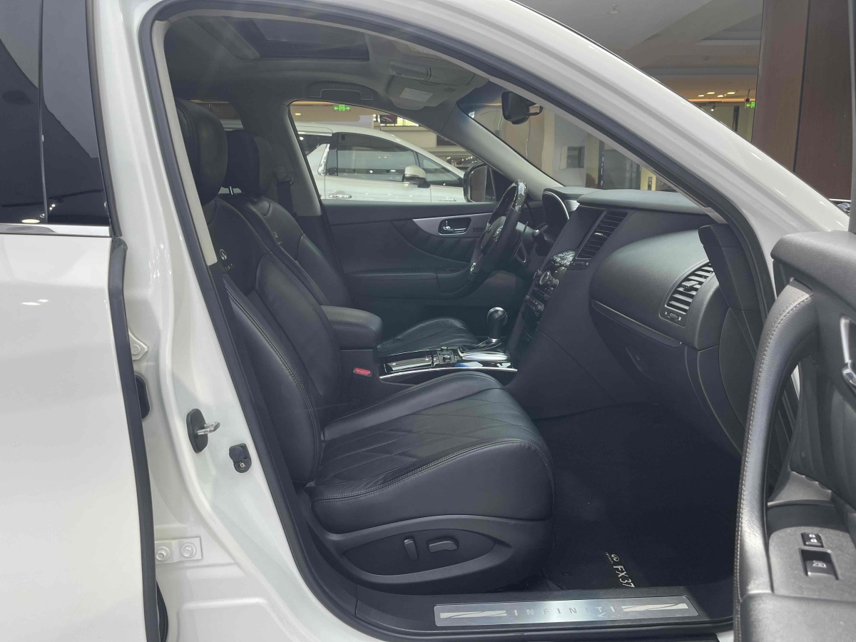 英菲尼迪 QX70  2013款 3.7L 標準版圖片