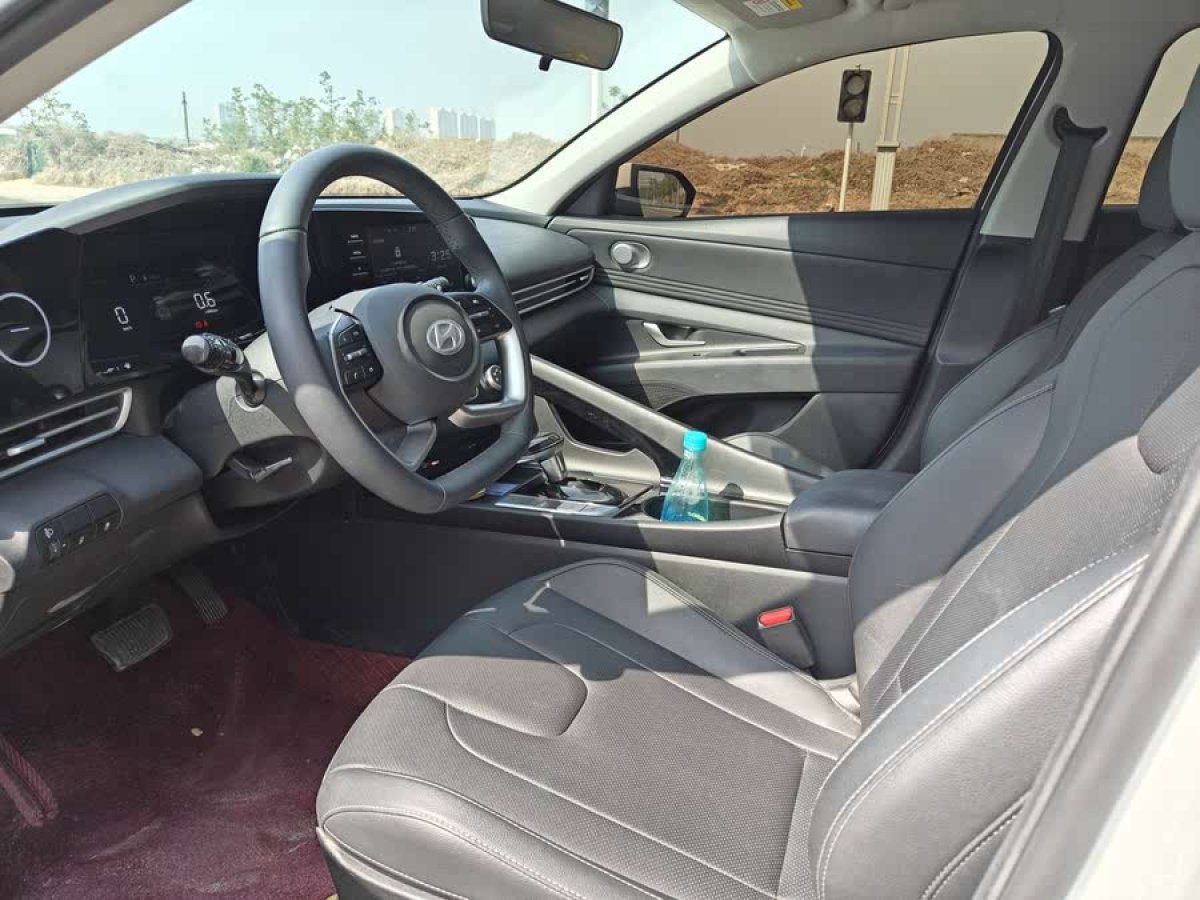 現(xiàn)代 伊蘭特  2023款 1.5L CVT GLS領(lǐng)先版圖片