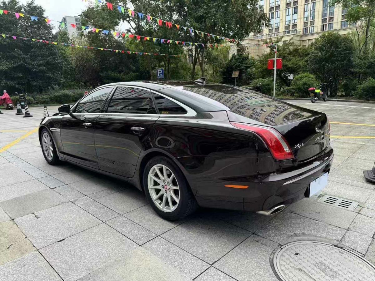 2014年1月捷豹 XJ  2014款 XJL 3.0 SC 兩驅(qū)全景商務(wù)版