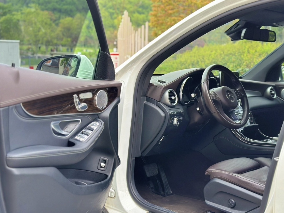 奔驰 奔驰GLC  2017款 GLC 300 4MATIC 豪华型图片