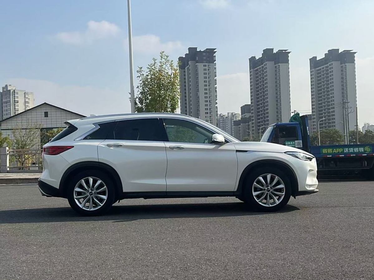 英菲尼迪 QX50  2018款 2.0T 两驱时尚版图片