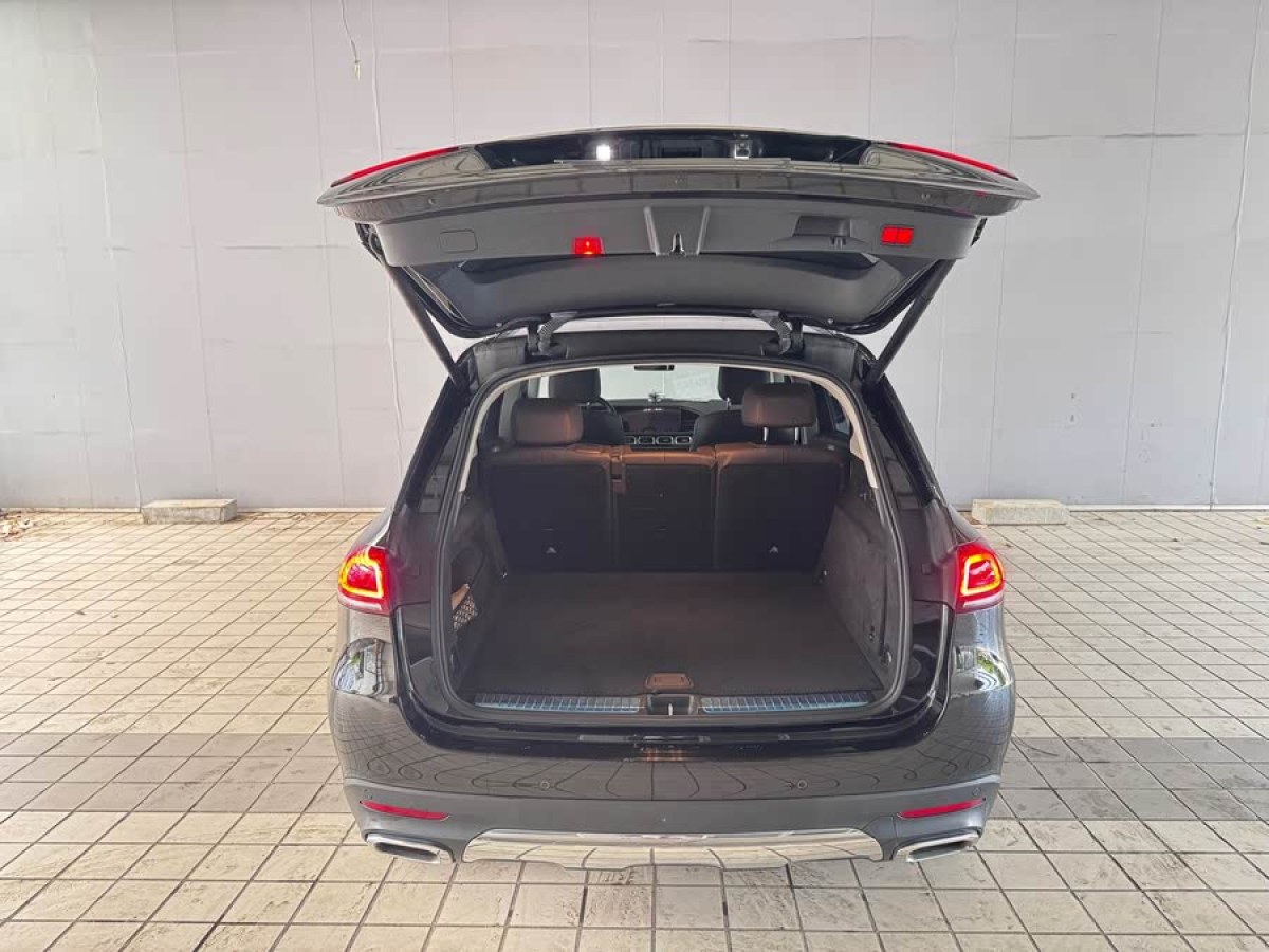奔馳 奔馳GLE  2020款 改款 GLE 350 4MATIC 時(shí)尚型特別版圖片