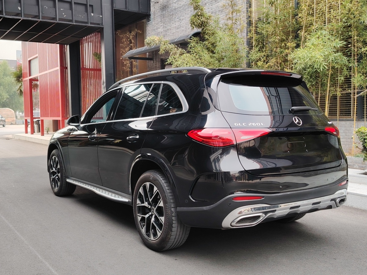 奔驰 奔驰GLC  2023款 GLC 260 L 4MATIC 豪华型 7座图片