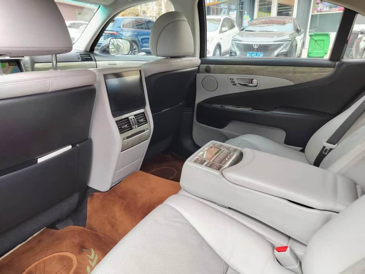 雷克薩斯 LS  2010款 600hL圖片