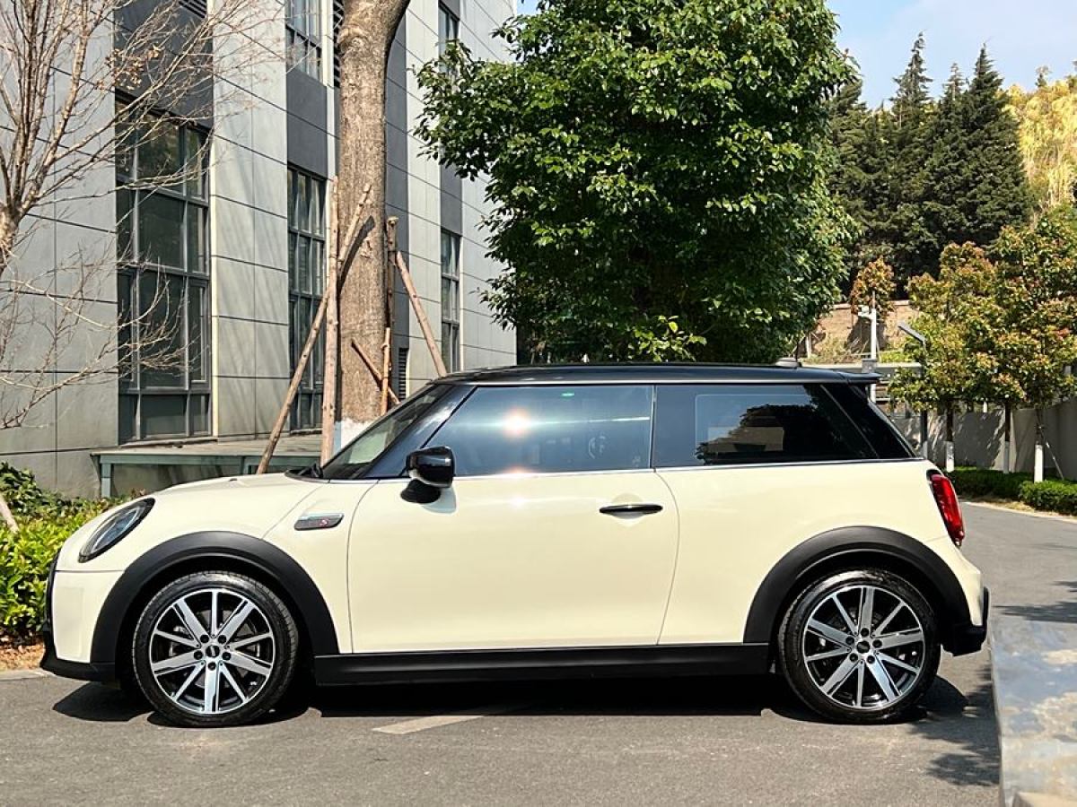 2021年6月MINI MINI  2021款 2.0T COOPER S 藝術(shù)家