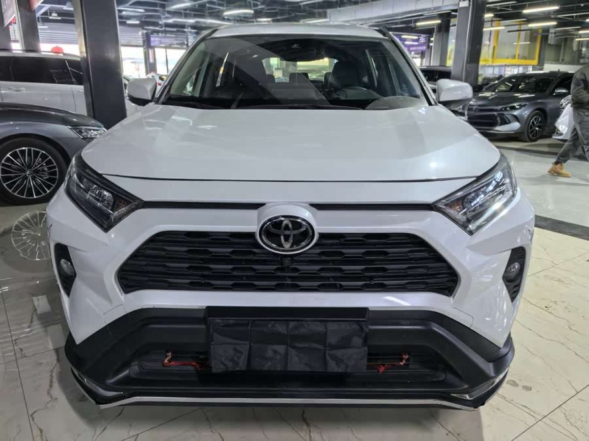 2021年1月豐田 RAV4榮放  2021款 2.0L CVT兩驅(qū)風(fēng)尚版