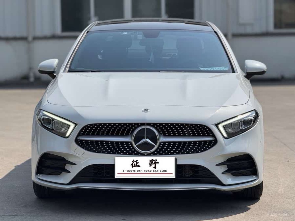 奔馳 奔馳A級  2021款 A 200 L 運動轎車時尚型圖片